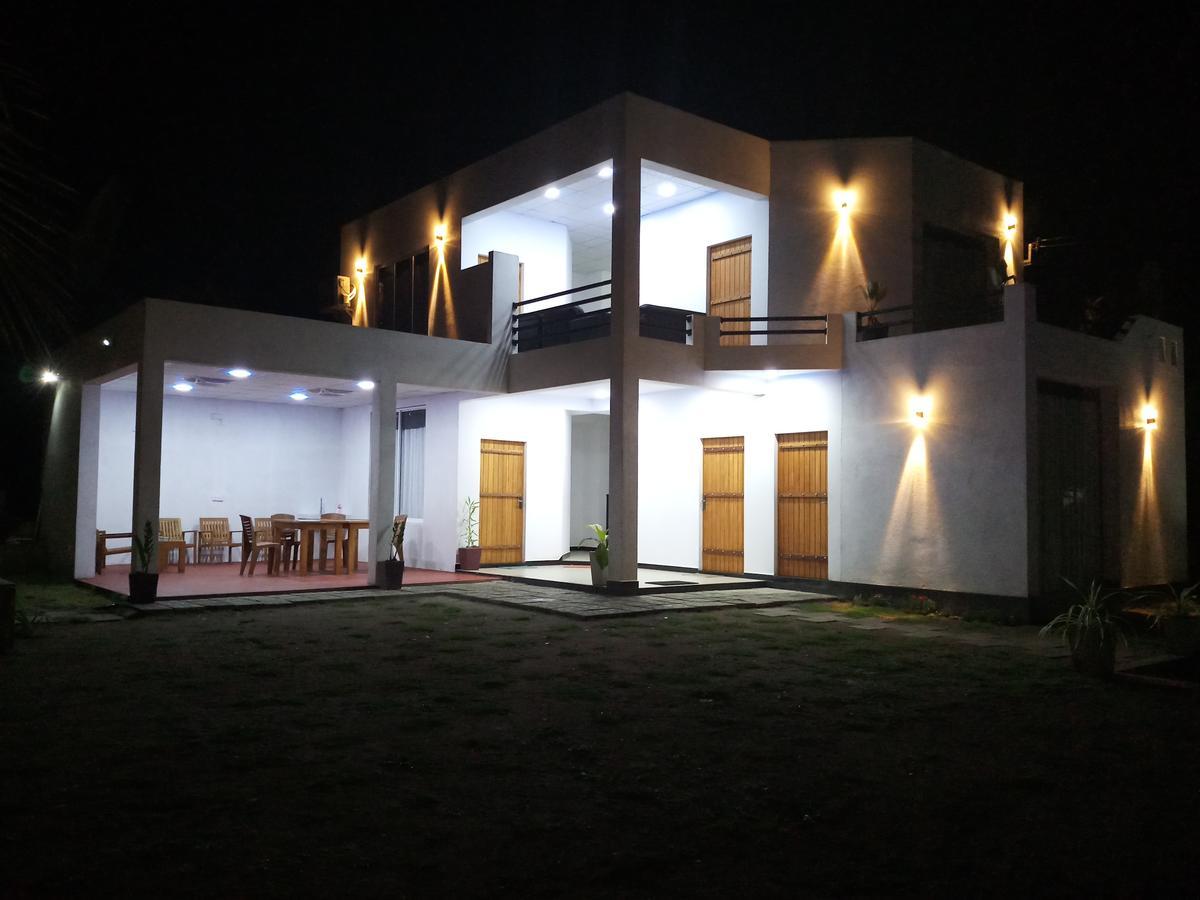 Cassia Udawalawe Hotel Bagian luar foto