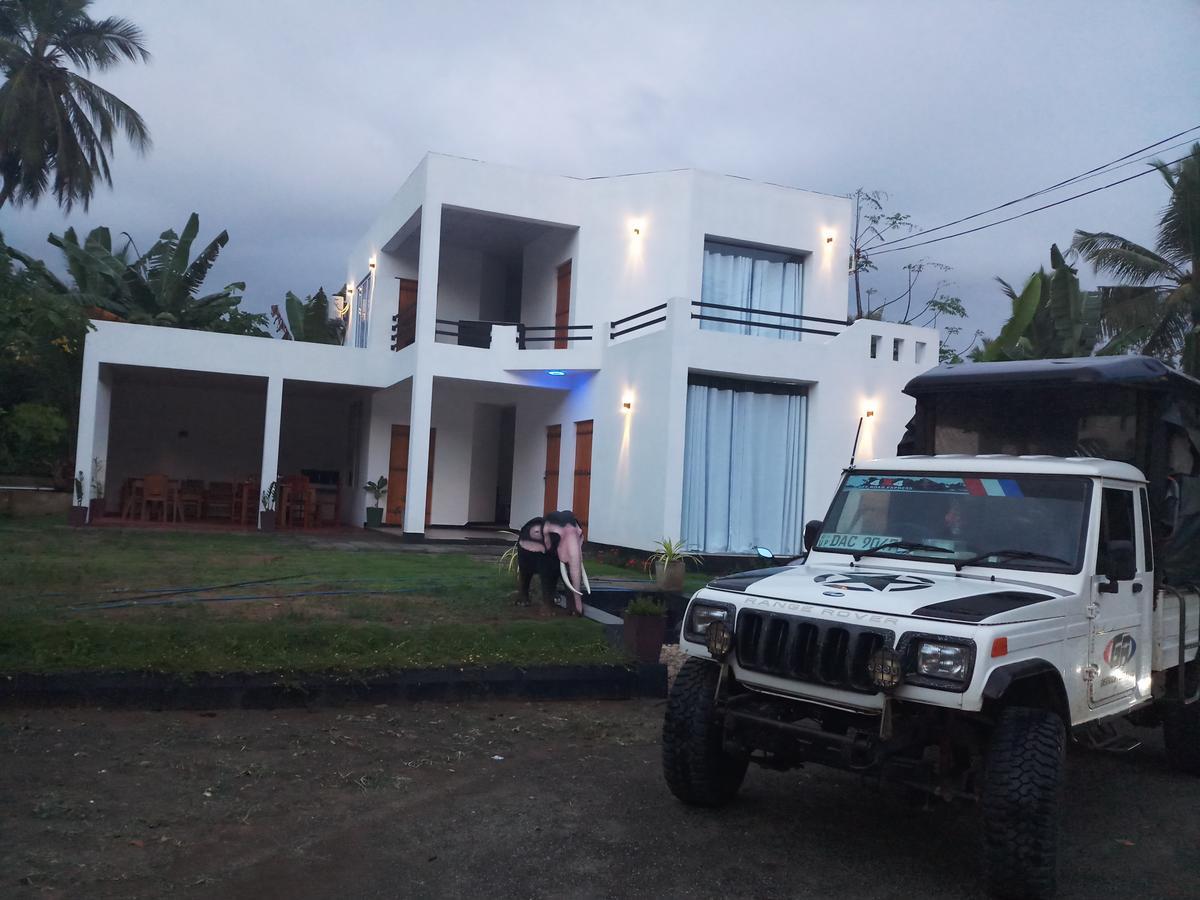 Cassia Udawalawe Hotel Bagian luar foto
